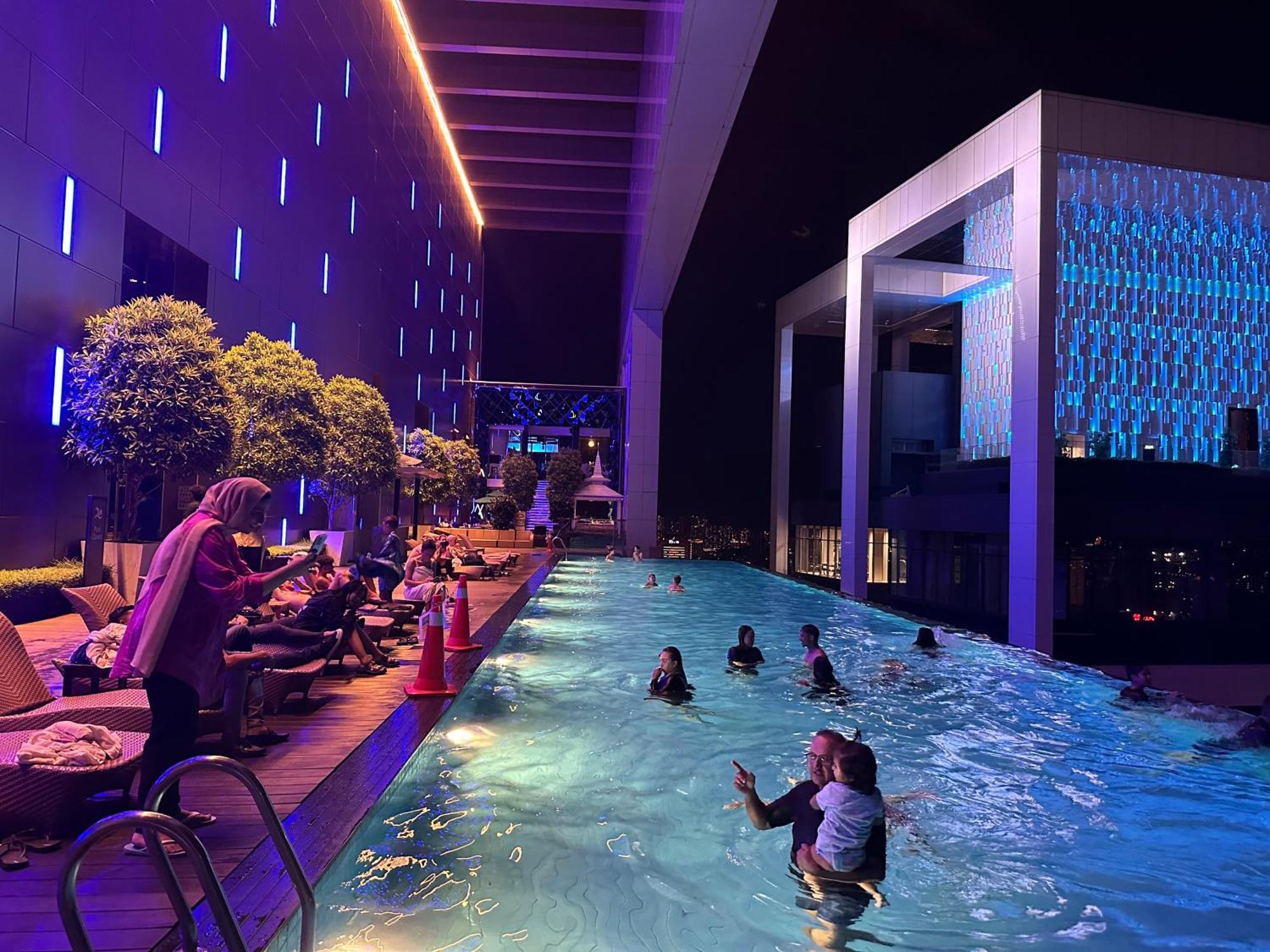 Platinum Klcc By Rainbow Suites Kuala Lumpur Exterior photo
